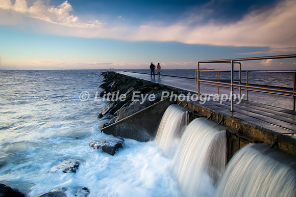 Outflow at West Kirby Marine Lake on a winter's afternoon